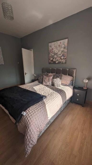 Lovely 2 Bedroom Apartment In Heart Of Dundee Ngoại thất bức ảnh