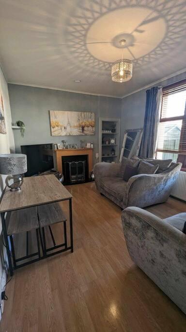 Lovely 2 Bedroom Apartment In Heart Of Dundee Ngoại thất bức ảnh